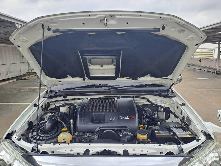 Toyota Fortuner 3.0 V รุ่น TRD Sportivo 4WD รุ่นท็อป ปี2011 สีขาว 17