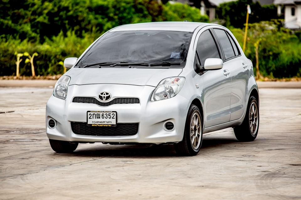 Toyota Yaris 1.5J ปี 2013 เกียร์ออโต้ สีเทา