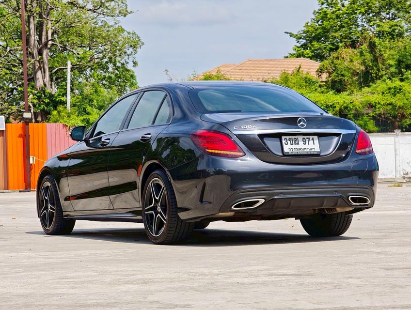 Mercedes-Benz C300e Plug-in Hybrid 2020 รูปที่ 10