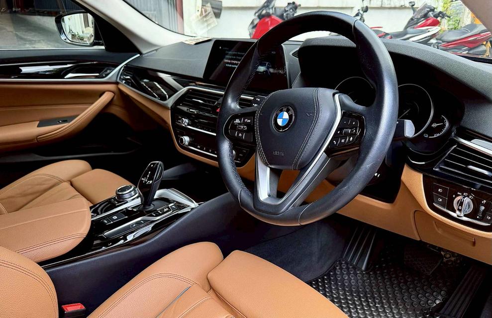 BMW 530e Elite G30 ปี 2019 8