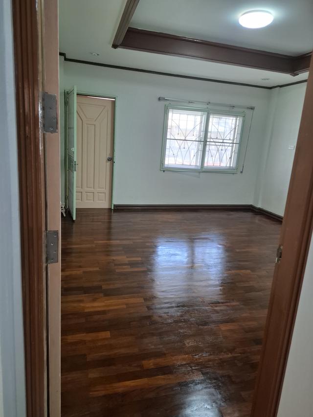 ขายทาวน์เฮ้าส์ 3 ชั้น 2 หลังทะลุกันหมู่บ้านสินทวีสวนธน 1 14