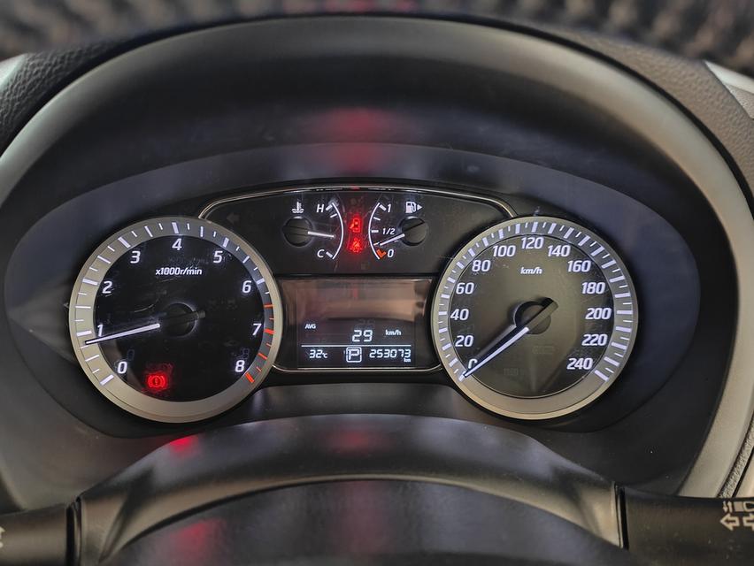 Nissan Pulsar 1.6 V AT  5