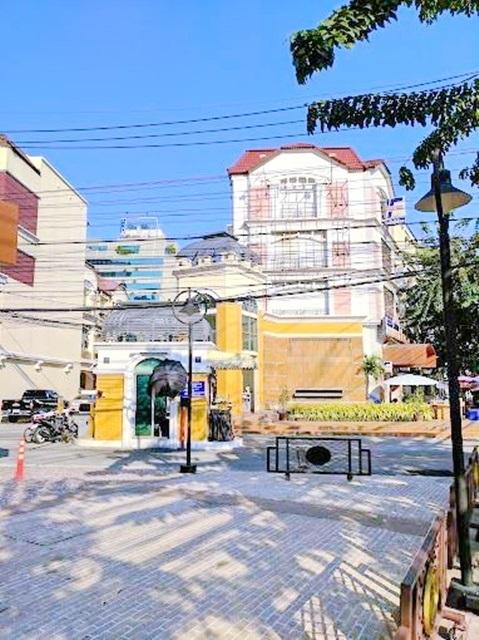 บ้านกลางเมือง 24 ตร.วา. รัขดา 699ม. MRT ลาดพร้าว 500 ม.ให้เช่าทาวน์โฮม 4 ชั้น 380 ตร.ม. ซ. ลาดพร้าว 15-27 รร. นานาชาติโอ