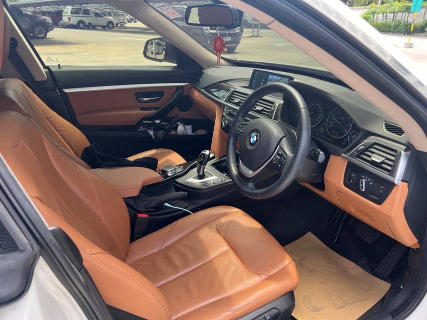 รูป ขาย BMW Luxury Car 320d GT  ออกรถปี 2020 ดีเซล รถเจ้าของขายเองมือเดียว รถบ้านแท้ สีขาว เบาะหนังน้ำตาล