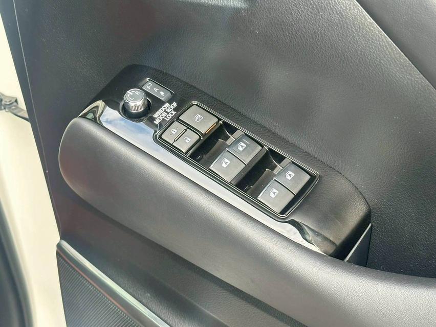 Toyota Alphard 2.5 SC Package MNC ปี 2020 จด 2021 11