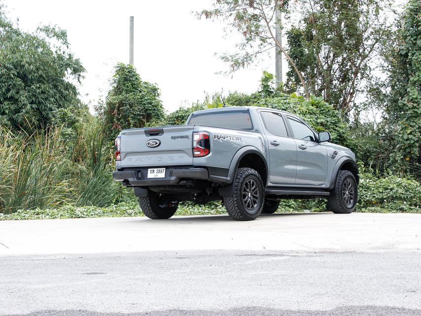 Ford Ranger Double Cab 2.0L Bi-Turbo Raptor 4WD ปี 2023 โฉม DOUBLE CAB เกียร์ AUTO ดีเซล สีเทา รถบ้านพร้อมใช้งาน ไมล์เพียง 21,753 km. 5