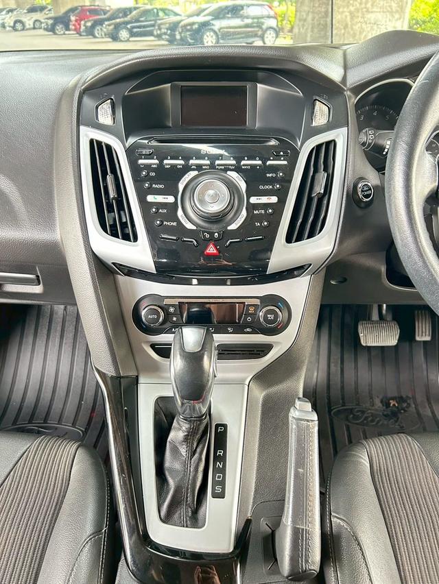 Ford Focus 2.0 S Hatchback AT ปี 2013 13