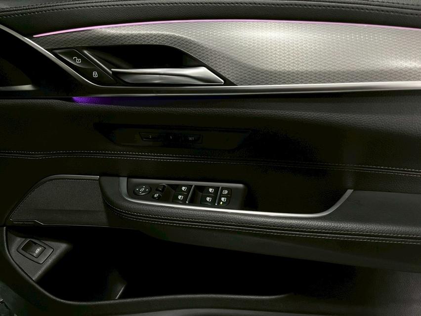 BMW 630D GT M Sport Gran Turismo RHD ปี 2017 ไมล์ 19x,xxx โล ประวัติศูนย์ครบ มือเดียวป้ายแดง Full Option 17