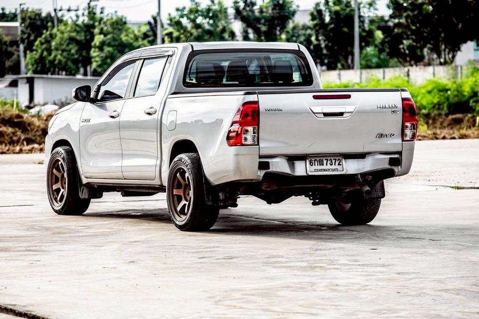 TOYOTA HILUX REVO 2.4 E DOUBLE CAB สีเทา ปี 2017  8