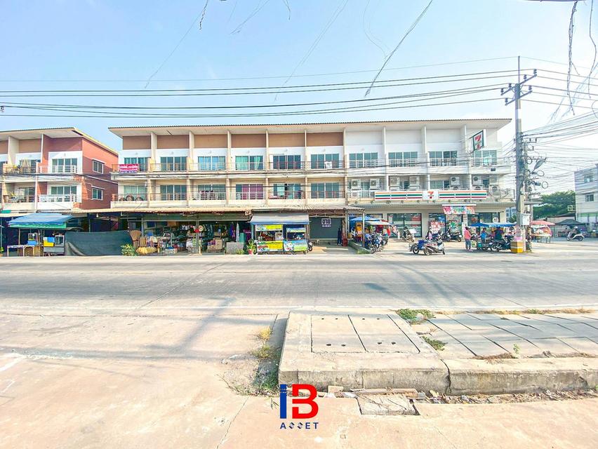 🔥 หลังมุมทำเลทอง! ตึกพาณิชย์ 3 ชั้น ย่านเอกทวีคูณ-ท่าทราย เพียง 3.29 ล้าน 💼 4