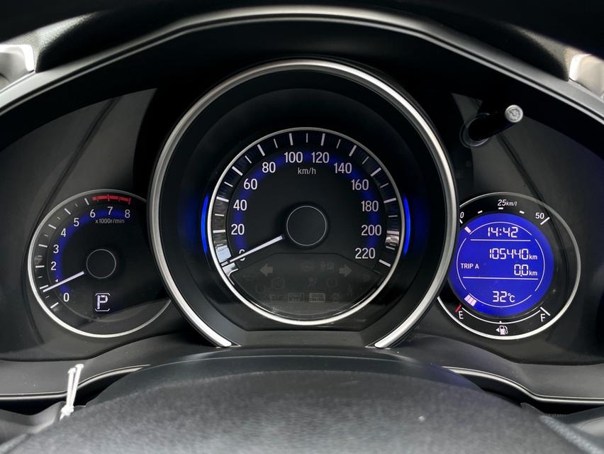HONDA JAZZ GK 1.5 SV ปี 2014 เกียร์AUTO สภาพนางฟ้า 13