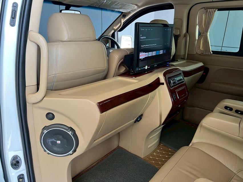 HYUNDAI GRAND STAREX 2.5 VIP ปี 11 รถสวย ไมล์น้อย  12
