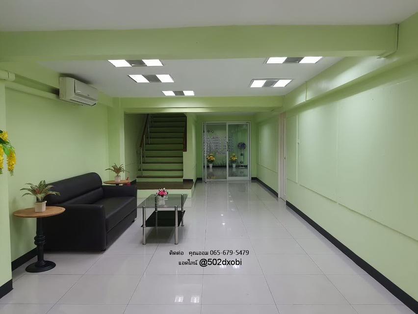 ให้เช่าอาคารพาณิชย์ 5 ชั้น ทำเลดีใกล้สถานี MRTรัชดาฯ  270 เมตร  อาคาร 5 ชั้น พร้อมดาดฟ้ามีหลังคา  6