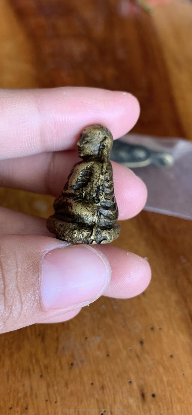 รูปหล่อหลวงพ่อเงินพิมพ์ขี้ตา รูปที่ 4