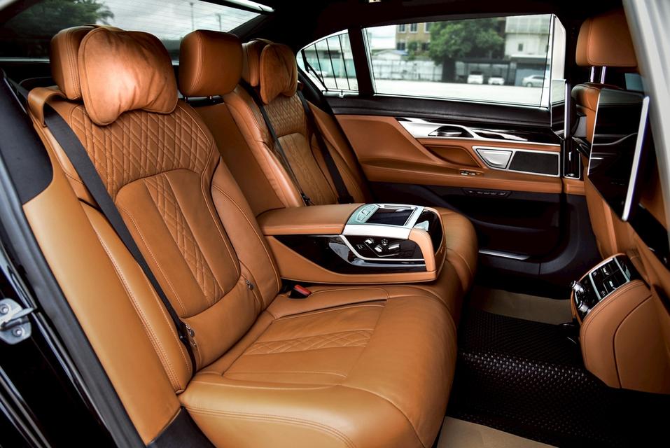 รหัสรถ CBL4242 BMW 730Ld 3.0 M Sport G12 AT 2019 12