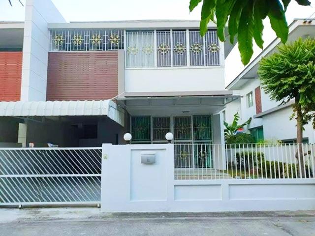 ตลาดใจโต300ม. ตลาดเคหะบางพลี ให้เช่าบ้าน 2ชั้น หรูหรา 36 ตร.วา. รร.เกวลินวิทยา 1.8 กม. พร้อมเฟอร์ฯครบ ทำเลดี 3นอน รพ.จุฬ 1