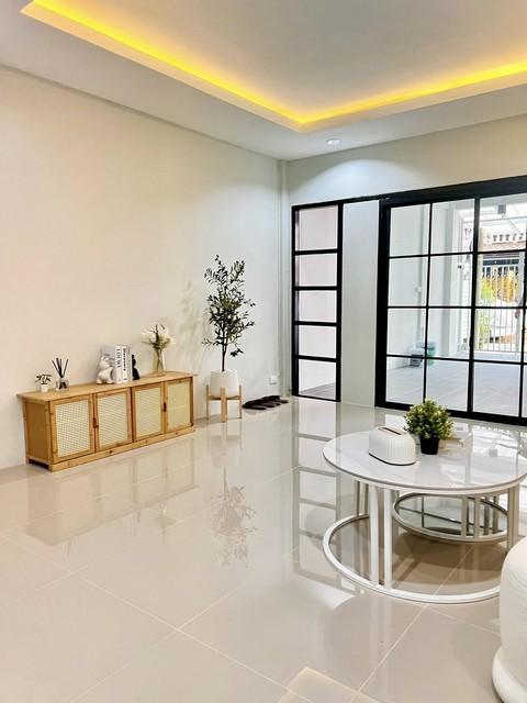 ขายทาวน์เฮ้าส์ 2 ชั้น 16 ตรว. หมู่บ้านฉัตรแก้ว ซ.แฮปปี้แลนด์ 1 ใกล้รถไฟฟ้า สถานีบางกะปิ 5