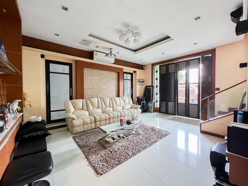 ขาย บ้านเดี่ยว พร้อมออฟฟิศ โกดัง ซอยรามอินทรา 38 แยก 9 พร้อมอยู่ 198 ตรว 2 ชั้น 4