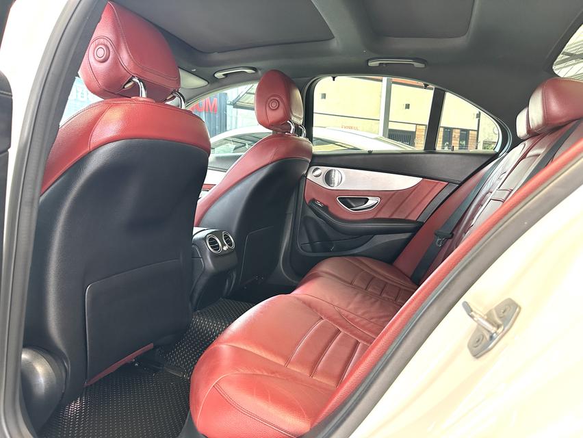 MERCEDES BENZ C220d AMG ปี2019 เครื่องยนต์ดีเซล ไมล์น้อย 17
