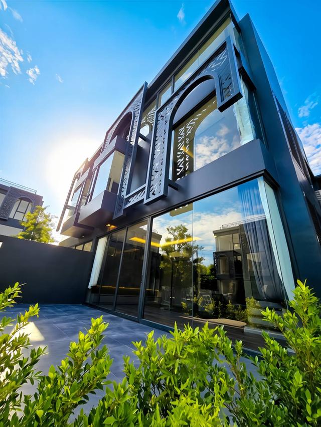 AVACONIC Penthouse Residence 2