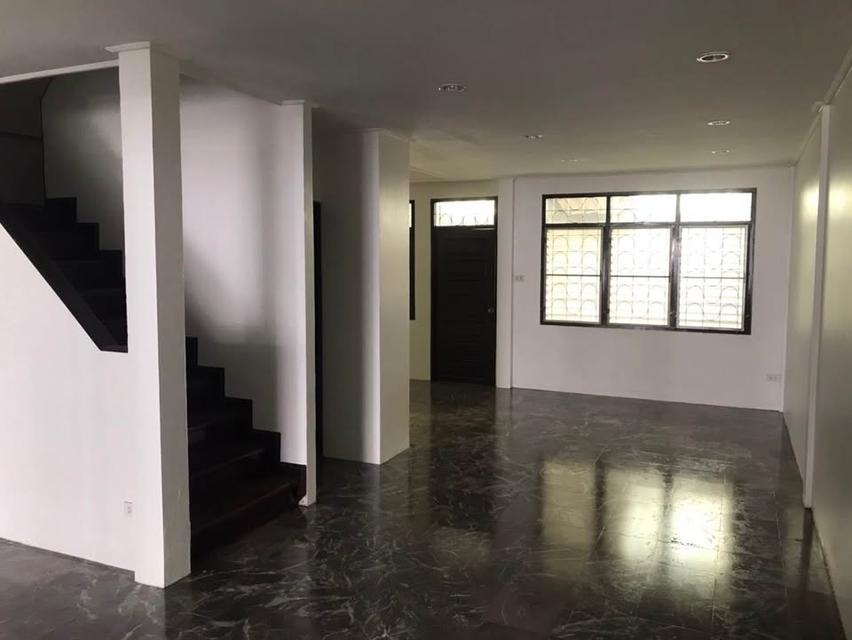 🏡✨ ให้เช่าด่วน! ทาวน์เฮ้าส์ 2 ชั้น ประชาราษฎร์บำเพ็ญ 26 ห้วยขวาง 3 นอน 2 น้ำ ติดถนนหลัก! 1