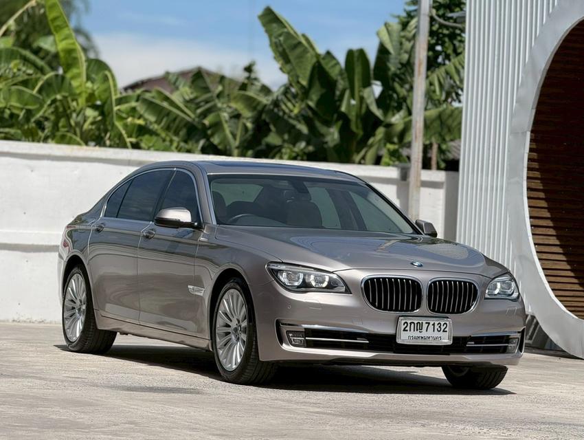 BMW SERIES 7 730 Ld (LCI) ปี 2013 โฉม F02 ปี08-15 สีน้ำตาล เครื่องดีเซล 3.0 ลิตร