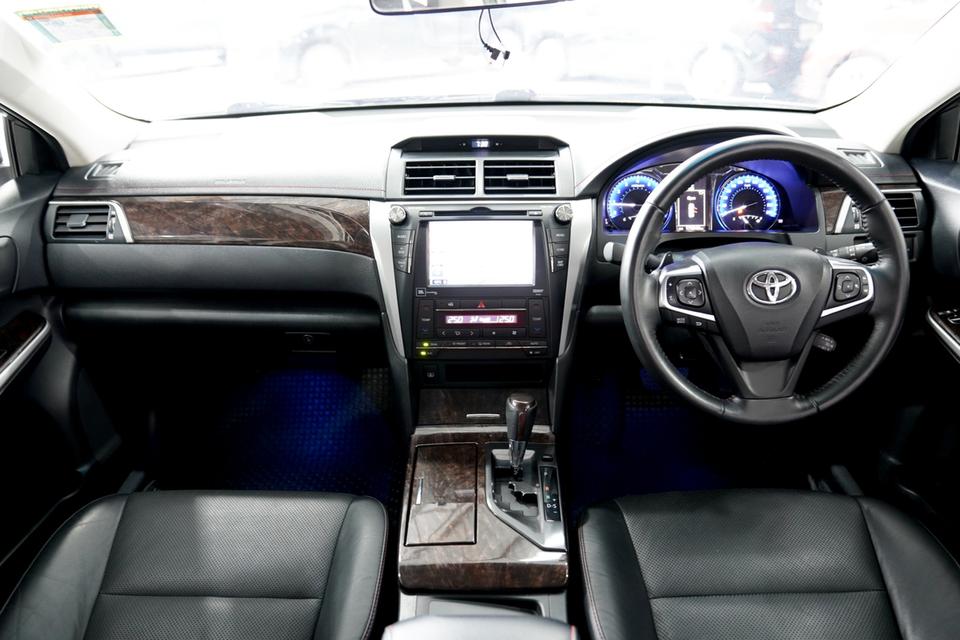 TOYOTA CAMRY 2.0 G EXTREMO AT ปี2015 จด2016 สีขาว 4