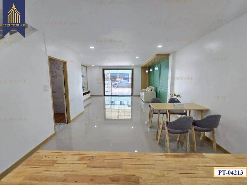 ทาวน์เฮ้าส์รสสุคนธ์ บางใหญ่ พร้อมอยู่ 7