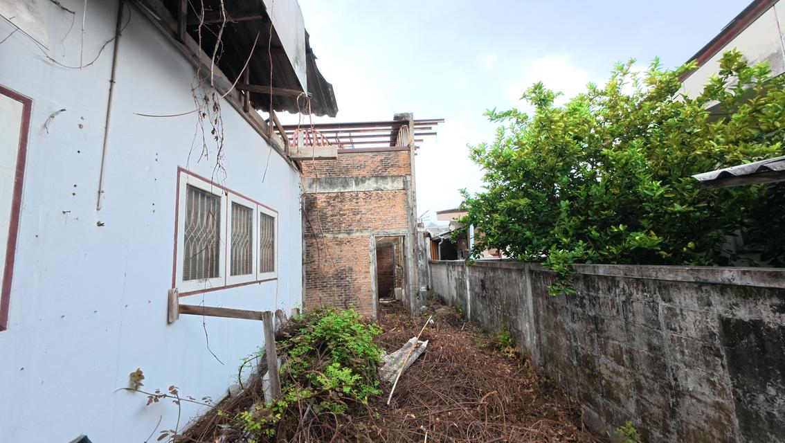 ที่ดินพร้อมสิ่งปลูกสร้าง ซอยสี่ไชยทอง 18 ถนนแจ้งวัฒนะ ต.บางตลาด อ.ปากเกร็ด จ.นนทบุรี 16