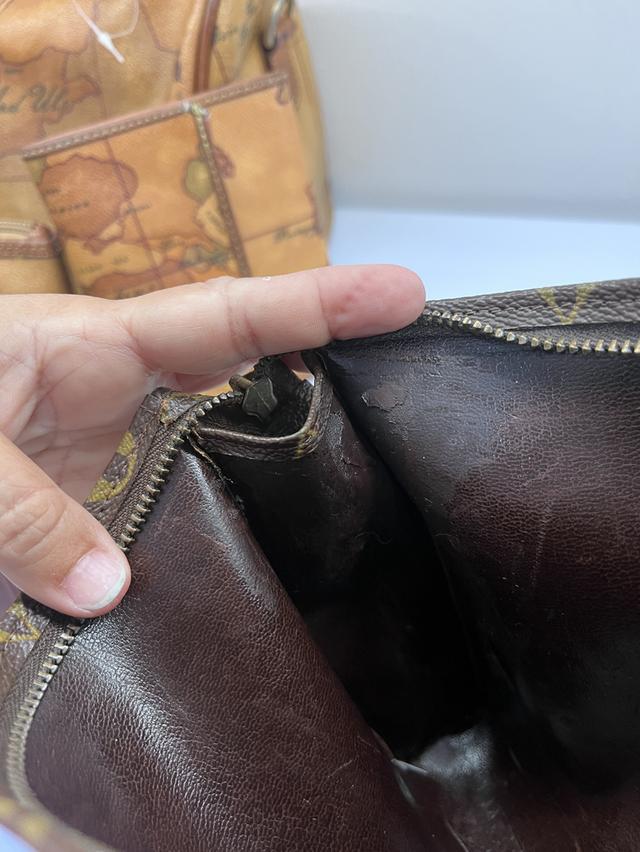 กระเป๋าแบรนด์เนม Luis Vuitton vintage clutchh แท้ เดิมๆ พร้อมใช้ลายชัดแคนวสาสสวยซับในเมีลอกนิดหน่อยไม่มีผลต่อการใช้งานใส่โทรศัพท์ได้ เครื่องสำอางค์ได้ รูปที่ 10
