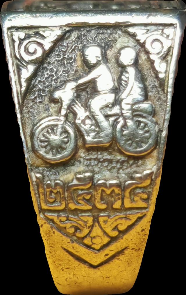 แหวนพระพุทธ​ เนื้อเงิน​ วัดเก้าห้อง 2