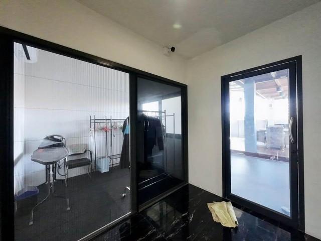 ขาย บ้านเดี่ยว 3 ชั้น สไตส์โมเดิร์น ซอยอินทระ 28 รัชดาภิเษก เขตดินแดง อายุบ้านเพียง 2 ปี 11