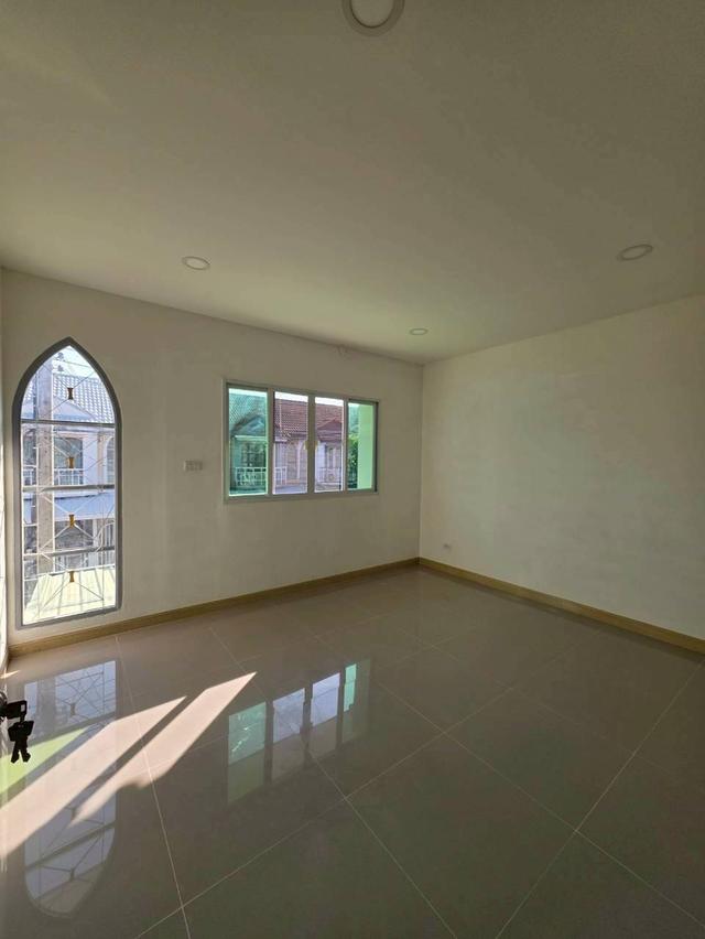 ขายทาวน์เฮ้าส์ 2 ชั้น มบ.สิรารมย์ ถนนบ้านกล้วย-ไทรน้อย รีโนเวทใหม่ทั้งหลัง พร้อมเข้าอยู่ (เจ้าของขายเอง) 7