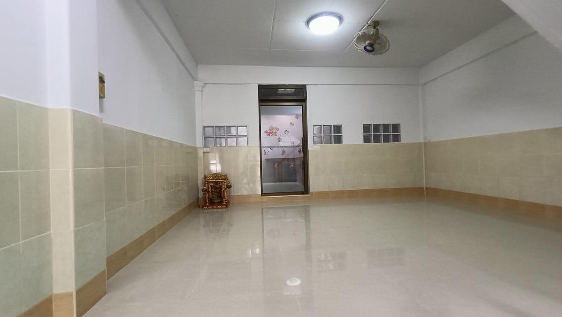 ทาวน์เฮ้าส์ 3 ชั้น 4 ห้องนอน 4 ห้องน้ำ 3