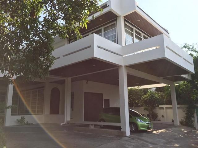 ให้เช่าบ้านเดี่ยว 2 ชั้น หลังใหญ่ 340 ต.ร.วา ซอยปรีดีพนมยงค์14 ถนนสุขุมวิท71 ใกล้เอกมัย ทองหล่อ จอดรถได้ 15 คัน 1