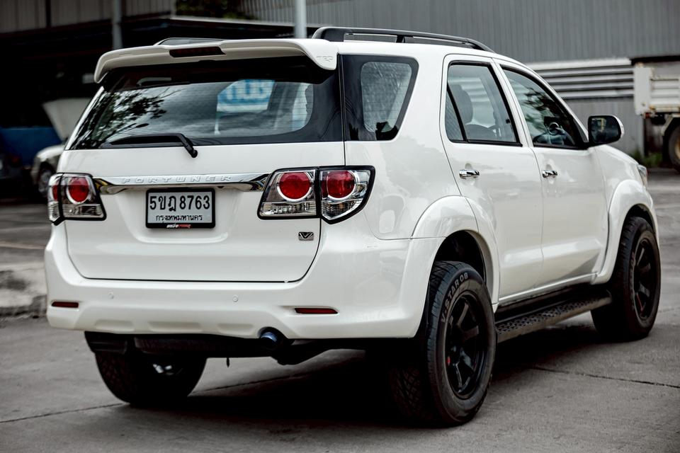 Toyota Fortuner 2.5V ปี15 6
