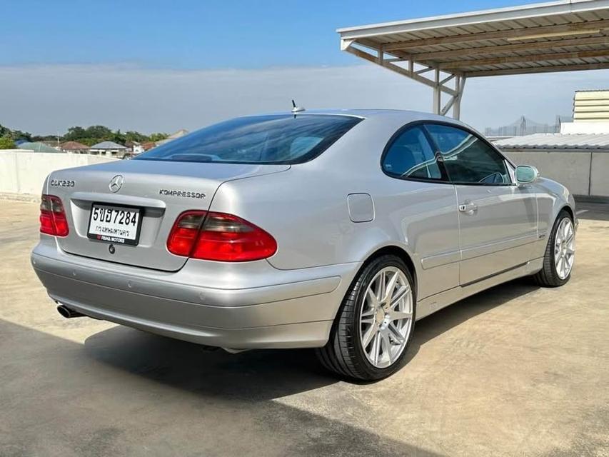 Mercedes-Benz CLK-Class 230  8