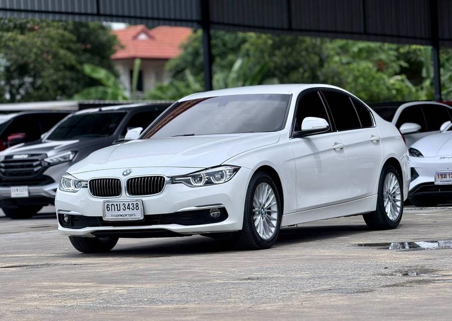 BMW 320d LUXURY LCI F30 AT 2017ซีดานขับหลัง ดีเซล 190 แรงม้า รถศูนย์ ไมล์ 241,xxx รูปที่ 2