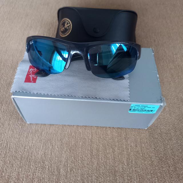 แว่นตากันแดดเรย์แบน รุ่น RB4173 เลนส์พลาสติก Luxottica สีเทา-เขียว รูปที่ 9