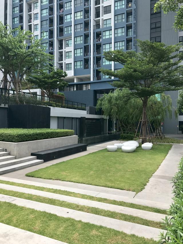 ด่วน ขายถูก คอนโดเดอะเบส พระราม 9 - รามคำแหง ห้องสตูดิโอ ขนาด 26 ตรม. ชั้น 23 วิวเมือง เฟอร์นิเจอร์ครบ พร้อมอยู่ ต่อรองได้ 13