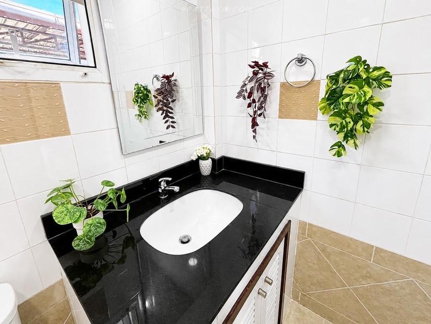 For Rent — Renovated Pool Villa at Pattaya Park Hill VillageNewly renovated pool villa, fully furnished and ready to move in. East Pattaya 12
