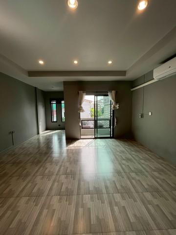 ขายทาวน์โฮม3ชั้น31.6 ตร.ม.ย่านลาดพร้าวบางกะปิรามคำแหงซอยลาดพร้าว124ใกล้MRTมหาดไทย 5