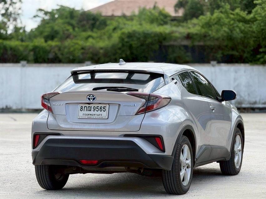 Toyota C-HR Hybrid ปี 2018 Wagon 4dr HV HI TOP CVT FWD top 1.8 (Hybrid) สีเทา ออโต้ รูปที่ 7