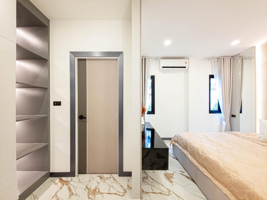 Pool villa style modern Pattaya Ekmongkhol Thepprasit  5