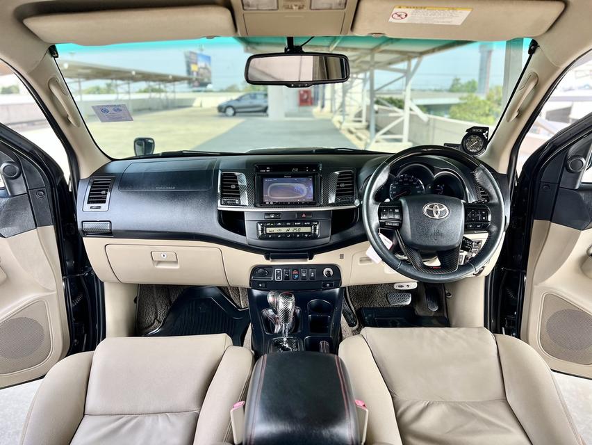 TOYOTA FORTUNER 3.0 V 4X4 auto  ปี 2011  9