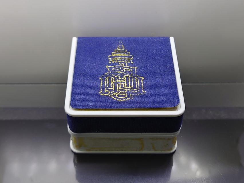 พระไพรีพินาศ ครบรอบ 13 ปี กกต. เนื้อกาหลั่ยทอง ขนาดสูง 3.5 ซ.ม.วัดบวรนิเวศวิหาร ปี2554 พร้อมกล่องเดิม 9