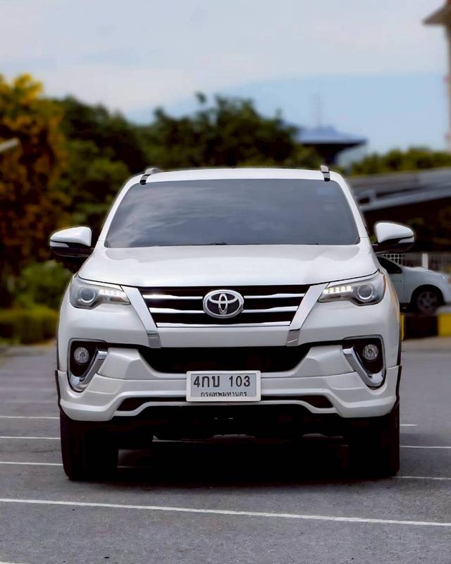 รหัสรถ QT103 Toyota Fortuner 2.8 V เกียร์ออโต้ สีขาวมุก ปี2015 2
