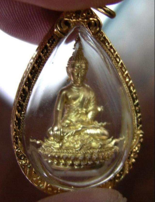 กริ่งพระพุทธเลี่ยมทอง