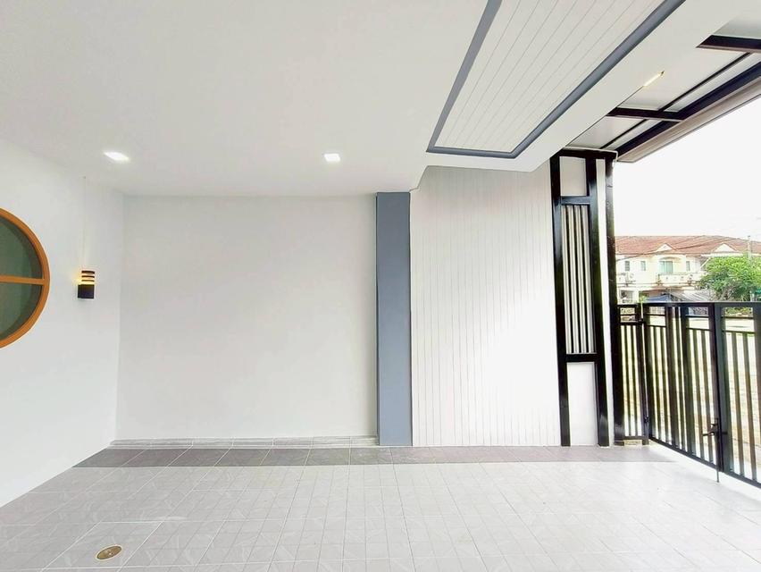 ทาวน์เฮาส์รีโนเวทใหม่ หมู่บ้าน KC รามอินทรา 2 | รหัส ST002 📍 ถนนเมน ทำเลค้าขาย เยื้องซอย 12 ในโครงการ 💥 หลังบ้านวิวธรรมชาติ 🍀 4