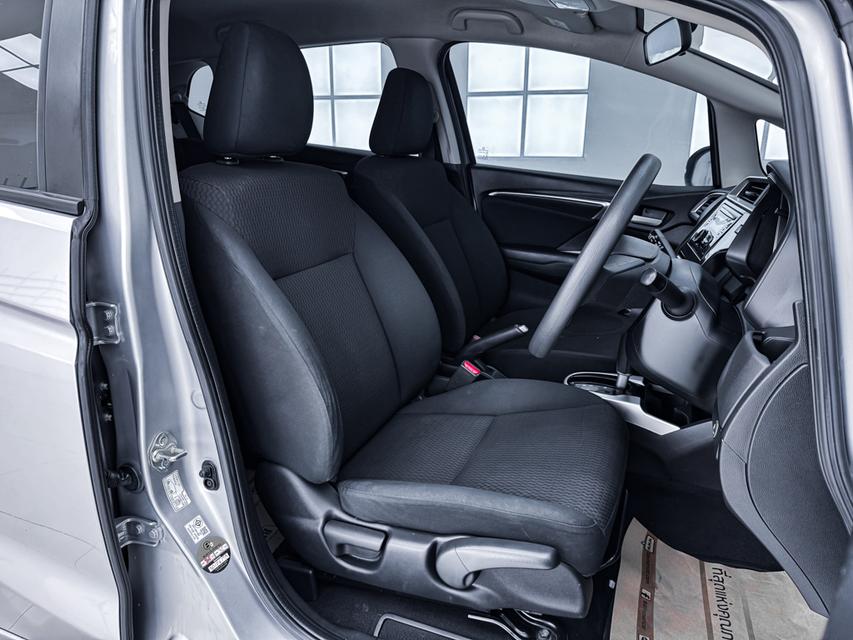 HONDA JAZZ 1.5 V ปี2021 สีเทา รูปที่ 12